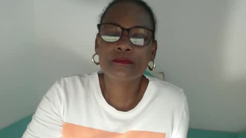 luxa online show from 02-18-26, 07:10