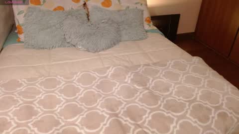 Rouss marie henao  online show from 02-11-25, 12:59