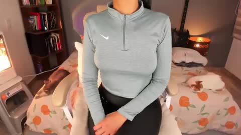 Rouss marie henao  online show from 09-25-25, 09:13