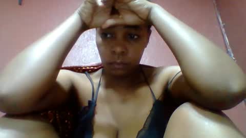 Snapshot of rovaelyah chatting on 05-07-26, 02:28 rovaelyah online show from 05-07-26, 02:28