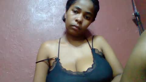 Snapshot of rovaelyah chatting on 05-09-26, 05:01 rovaelyah online show from 05-09-26, 05:01