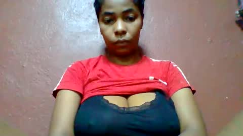 Snapshot of rovaelyah chatting on 05-14-26, 02:40 rovaelyah online show from 05-14-26, 02:40