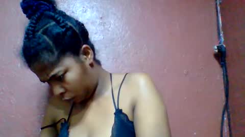 Snapshot of rovaelyah chatting on 05-25-26, 07:03 rovaelyah online show from 05-25-26, 07:03