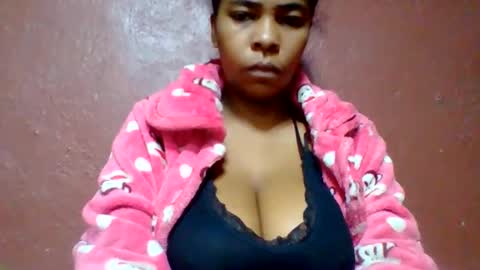 Snapshot of rovaelyah chatting on 05-27-26, 02:41 rovaelyah online show from 05-27-26, 02:41