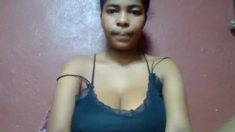 Snapshot of rovaelyah chatting on 05-28-26, 02:20 rovaelyah online show from 05-28-26, 02:20