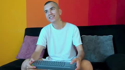 Snapshot of rowancley chatting on 09-12-25, 12:16 Rowan online show from 09-12-25, 12:16