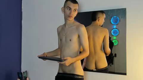 Snapshot of rowancley chatting on 11-27-25, 04:09 Rowan online show from 11-27-25, 04:09