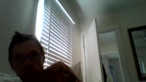Snapshot of rowley2018 chatting on 06-10-26, 03:44 rowley2018 online show from 06-10-26, 03:44