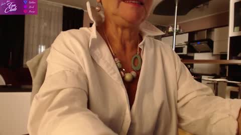 Snapshot of roxana_brooks chatting on 12-04-24, 05:33 Roxana online show from 12-04-24, 05:33