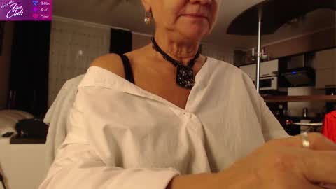 Snapshot of roxana_brooks chatting on 12-06-24, 02:17 Roxana online show from 12-06-24, 02:17