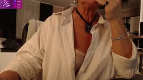 Snapshot of roxana_brooks chatting on 12-09-24, 05:52 Roxana online show from 12-09-24, 05:52