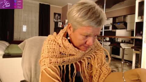 Snapshot of roxana_brooks chatting on 12-13-24, 06:16 Roxana online show from 12-13-24, 06:16
