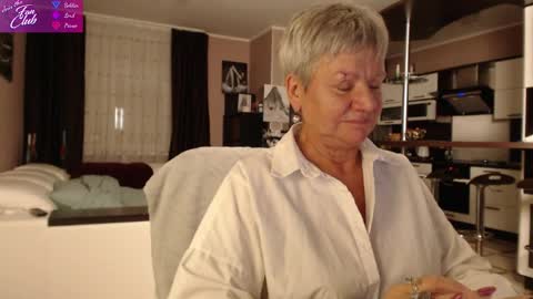 Snapshot of roxana_brooks chatting on 12-15-24, 04:04 Roxana online show from 12-15-24, 04:04