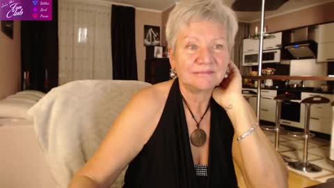 Snapshot of roxana_brooks chatting on 12-16-24, 03:00 Roxana online show from 12-16-24, 03:00