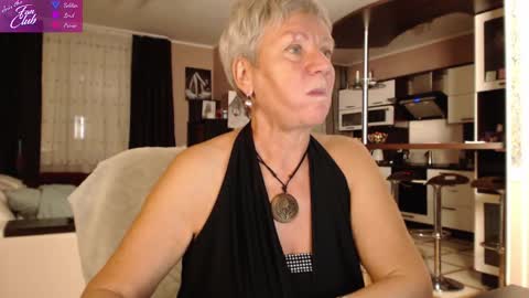 Snapshot of roxana_brooks chatting on 12-16-24, 06:27 Roxana online show from 12-16-24, 06:27