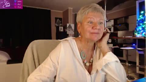 Snapshot of roxana_brooks chatting on 12-18-24, 02:06 Roxana online show from 12-18-24, 02:06