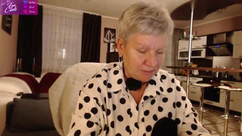 Snapshot of roxana_brooks chatting on 12-29-24, 01:38 Roxana online show from 12-29-24, 01:38