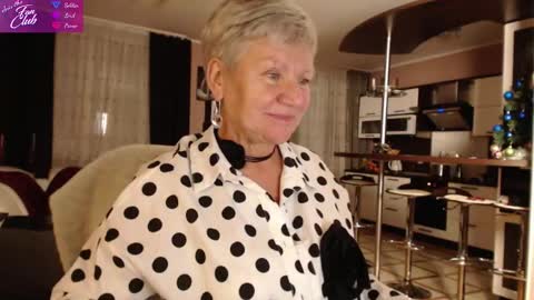Snapshot of roxana_brooks chatting on 12-29-24, 04:40 Roxana online show from 12-29-24, 04:40