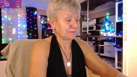 Snapshot of roxana_brooks chatting on 01-03-25, 01:47 Roxana online show from 01-03-25, 01:47