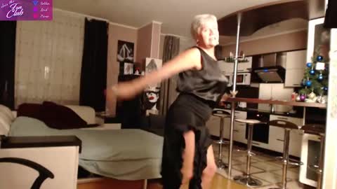 Snapshot of roxana_brooks chatting on 01-13-25, 05:55 Roxana online show from 01-13-25, 05:55