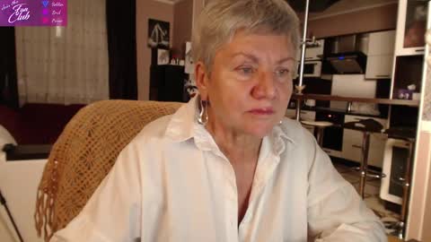 Snapshot of roxana_brooks chatting on 01-14-25, 05:45 Roxana online show from 01-14-25, 05:45