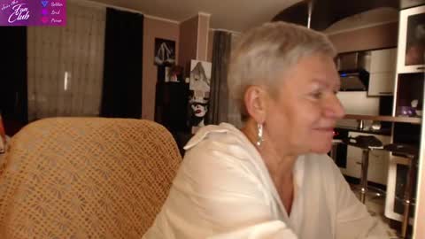 Snapshot of roxana_brooks chatting on 01-16-25, 04:50 Roxana online show from 01-16-25, 04:50