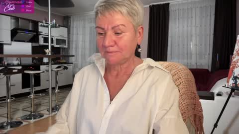 Snapshot of roxana_brooks chatting on 01-21-25, 02:37 Roxana online show from 01-21-25, 02:37