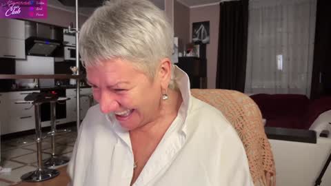 Snapshot of roxana_brooks chatting on 01-21-25, 06:02 Roxana online show from 01-21-25, 06:02