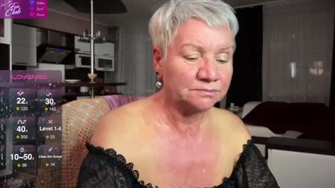 Snapshot of roxana_brooks chatting on 01-24-25, 06:14 Roxana online show from 01-24-25, 06:14
