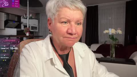 Snapshot of roxana_brooks chatting on 01-29-25, 06:18 Roxana online show from 01-29-25, 06:18