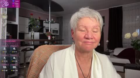 Snapshot of roxana_brooks chatting on 02-05-25, 10:01 Roxana online show from 02-05-25, 10:01