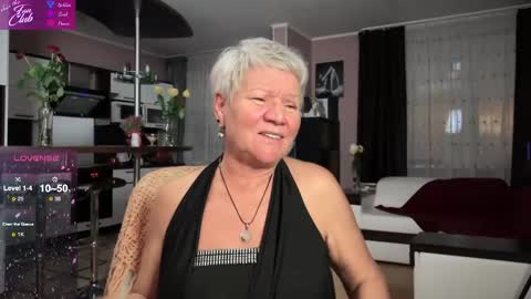 Snapshot of roxana_brooks chatting on 02-10-25, 03:42 Roxana online show from 02-10-25, 03:42