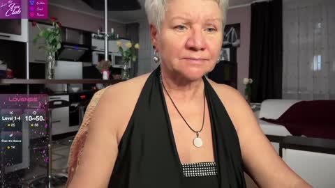 Snapshot of roxana_brooks chatting on 02-10-25, 06:45 Roxana online show from 02-10-25, 06:45