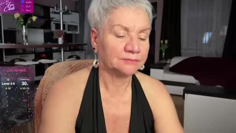 Snapshot of roxana_brooks chatting on 02-16-25, 05:48 Roxana online show from 02-16-25, 05:48
