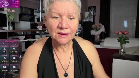 Snapshot of roxana_brooks chatting on 02-22-25, 04:09 Roxana online show from 02-22-25, 04:09