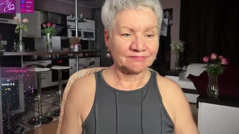 Snapshot of roxana_brooks chatting on 02-25-25, 06:31 Roxana online show from 02-25-25, 06:31