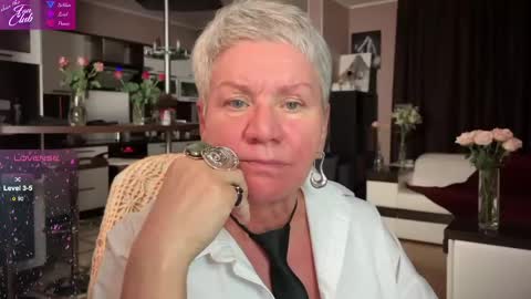 Snapshot of roxana_brooks chatting on 02-26-25, 06:32 Roxana online show from 02-26-25, 06:32