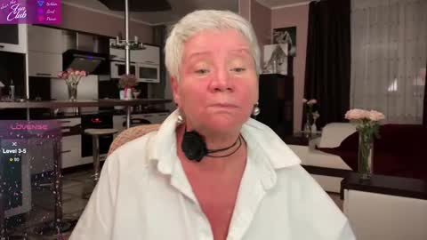 Snapshot of roxana_brooks chatting on 03-06-25, 05:00 Roxana online show from 03-06-25, 05:00