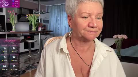 Snapshot of roxana_brooks chatting on 03-11-25, 01:34 Roxana online show from 03-11-25, 01:34