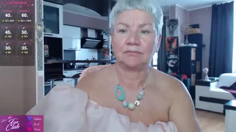 Snapshot of roxana_brooks chatting on 09-22-25, 01:24 Roxana online show from 09-22-25, 01:24