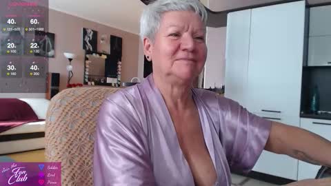 Snapshot of roxana_brooks chatting on 10-01-25, 07:47 Roxana online show from 10-01-25, 07:47