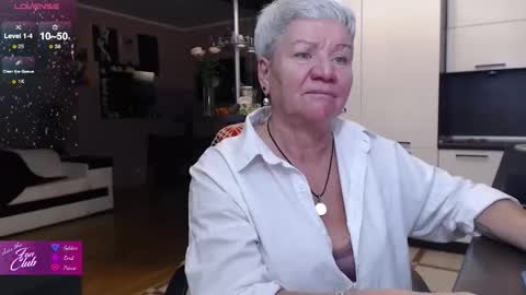 Snapshot of roxana_brooks chatting on 10-14-25, 07:14 Roxana online show from 10-14-25, 07:14