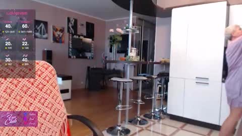 Snapshot of roxana_brooks chatting on 10-16-25, 07:31 Roxana online show from 10-16-25, 07:31