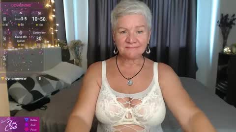 Snapshot of roxana_brooks chatting on 05-12-26, 02:52 Roxana online show from 05-12-26, 02:52