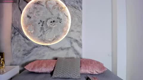 roxanaborns online show from 11-21-25, 12:15