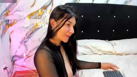 Snapshot of roxanaborns chatting on 07-16-26, 10:21 roxanaborns online show from 07-16-26, 10:21