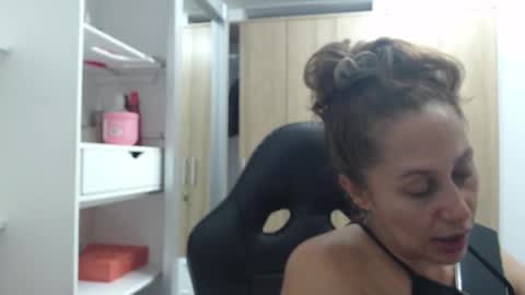 Roxana online show from 02-21-25, 01:22