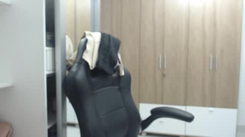 Roxana online show from 02-23-25, 04:17