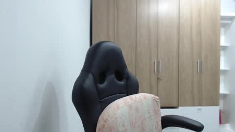 Roxana online show from 11-18-25, 09:19