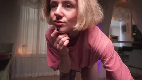 Snapshot of roxannabrik chatting on 02-21-25, 02:06 Roxy online show from 02-21-25, 02:06
